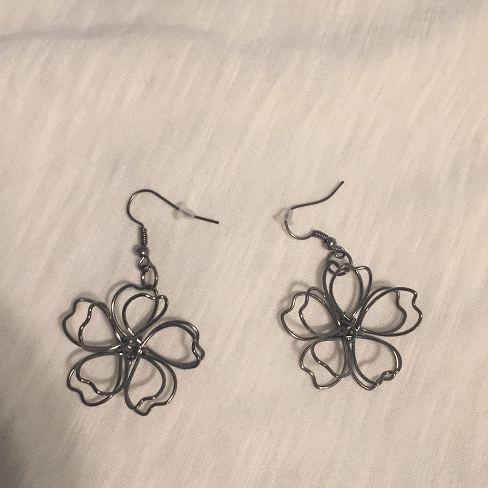 Metal flower earrings